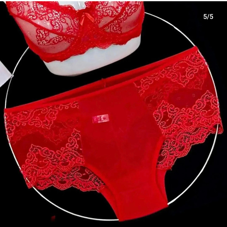 ست شورت و سوتین جنیفری