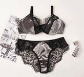 ست شورت و سوتین دانتل و مخمل انوشه مدل مژهای رنگ طوسی