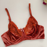 خرید آنلاین شورت و سوتین در شیراز