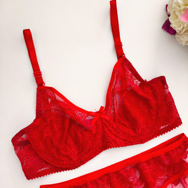 خرید اینترنتی لباس زیر زنانه فانتزی قرمز