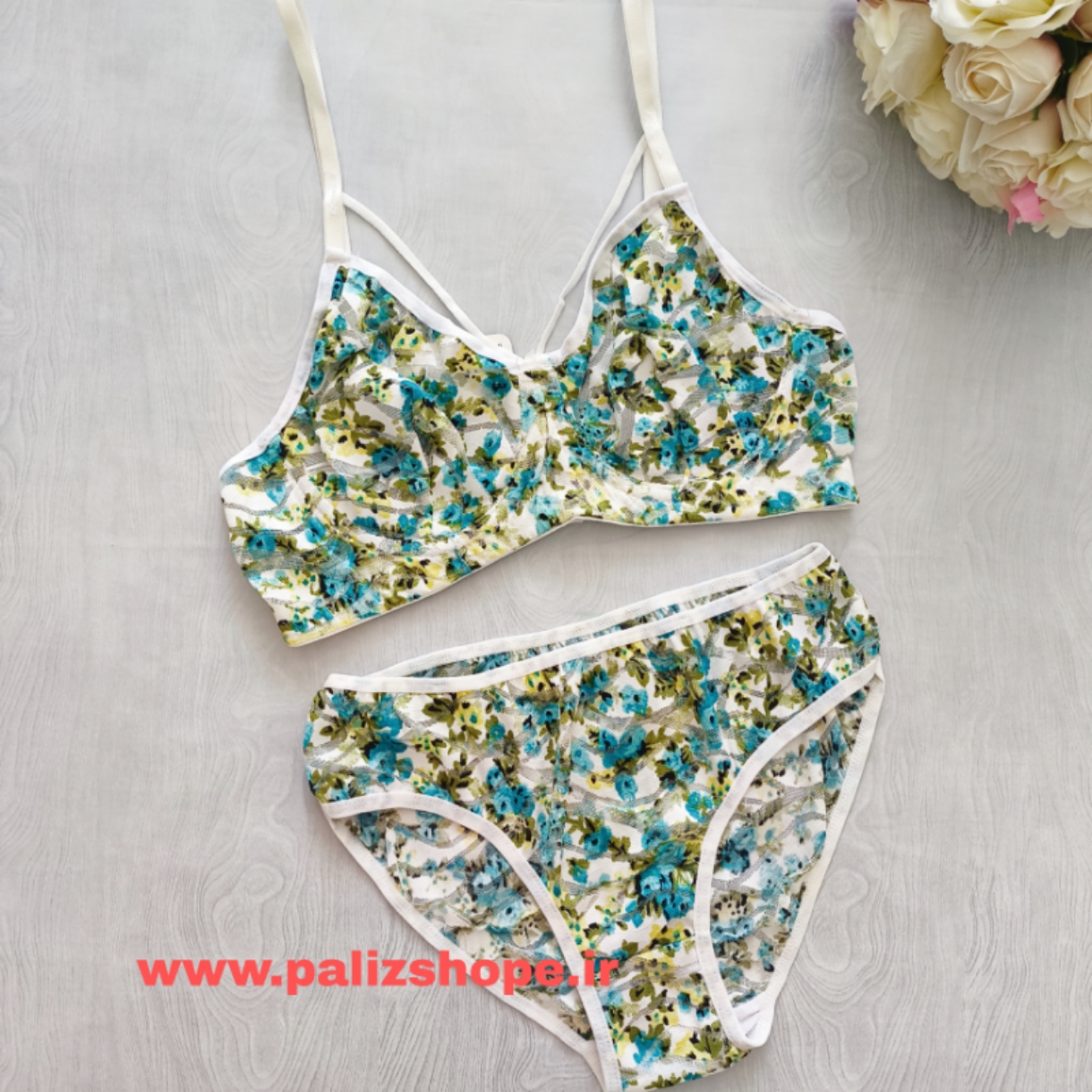 ست شورت و سوتین توری طرحدار